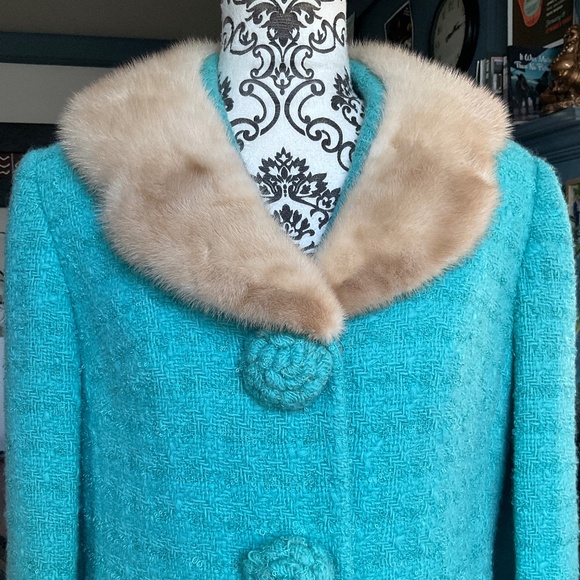 Vintage loomed lambswool suit jacket with mink collar in turquoise - Picture 4 of 14
